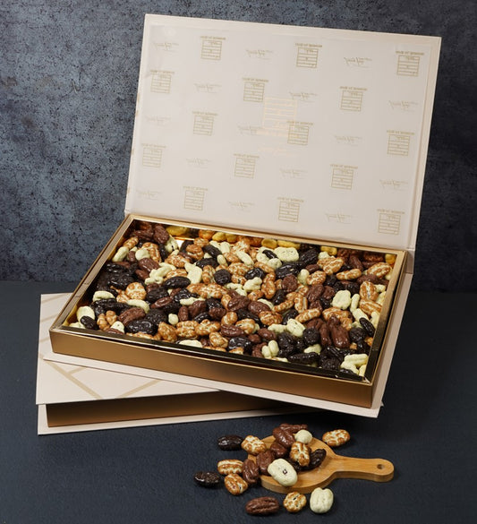 ‎‏Dragee Pecan assorted Box